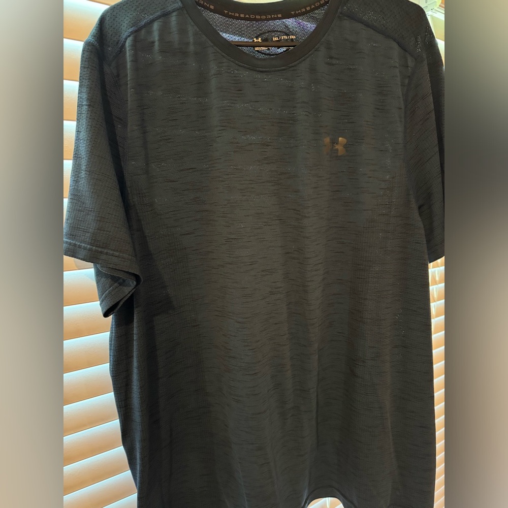 Under Armor tshirt